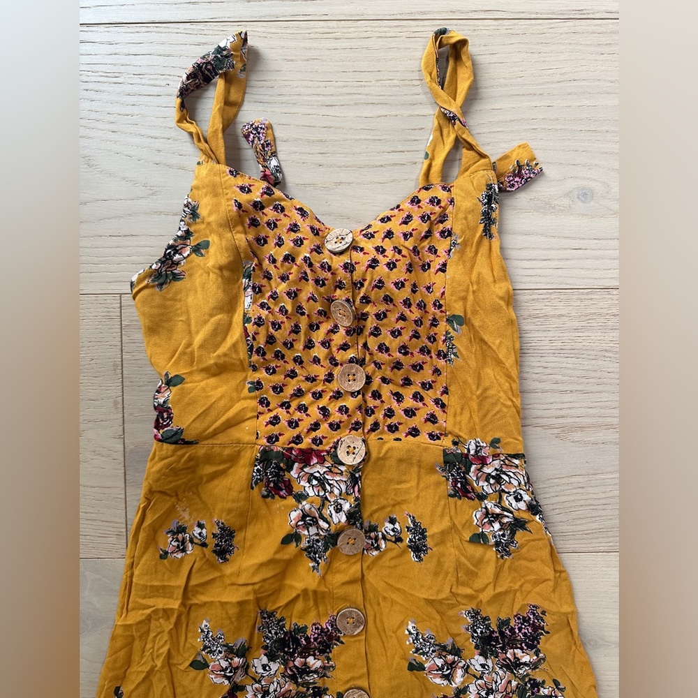 Angie Mustard Women's Open Back Floral Maxi Dress size small